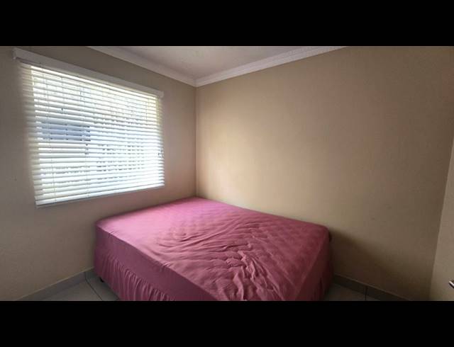 2 BEDROOM FLAT FOR SALE IN PADFIELD PARK